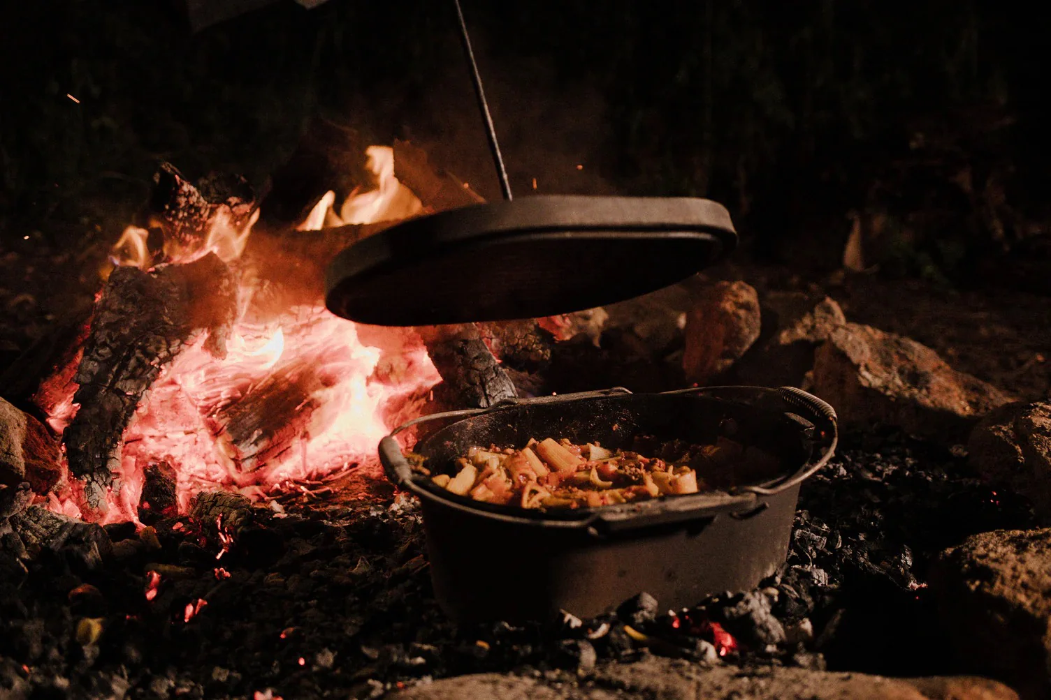 Campfire 10Q Pre Seasoned Dutch Oven Oval - Image 2
